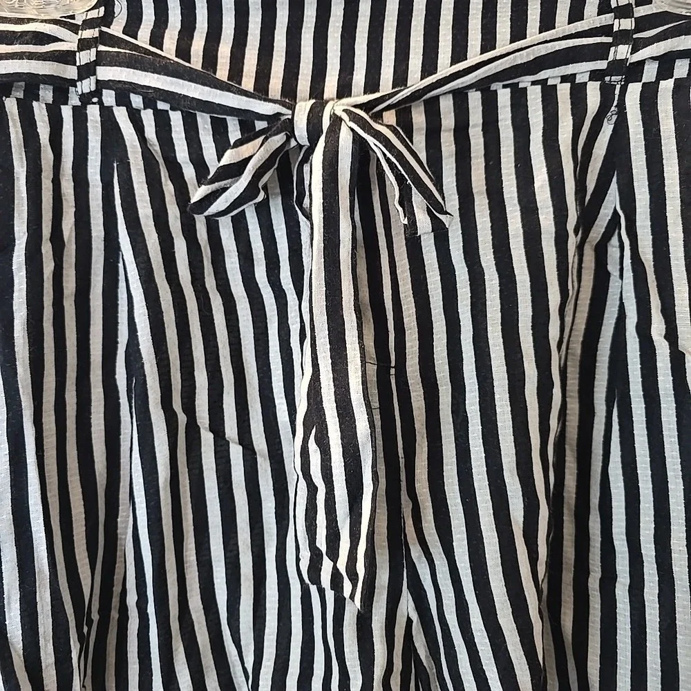 Angie Shorts Black/white Striped Tie‎ Belt Sz S NWT Lightweight Semi-sheer